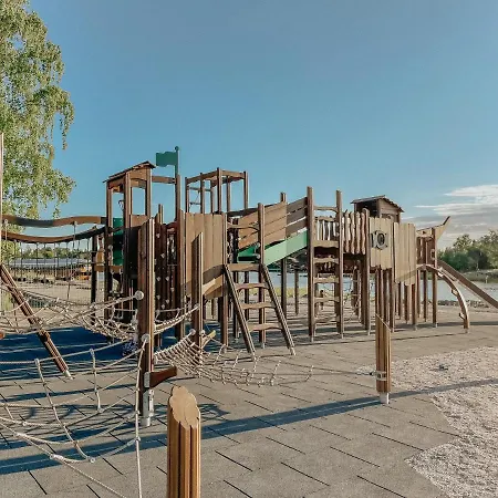 West Coast Hideaway *