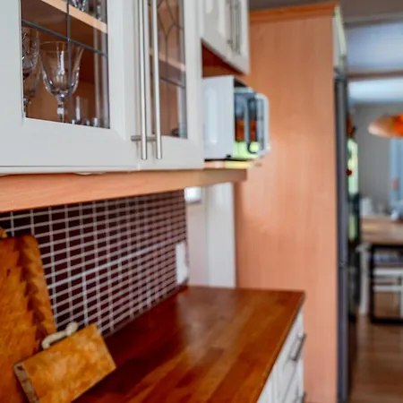 West Coast Hideaway Apartmán