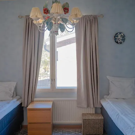 West Coast Hideaway *