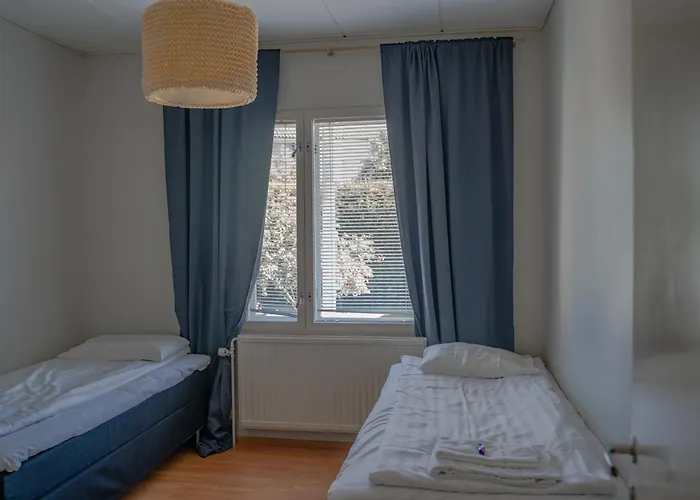 West Coast Hideaway Апартаменты *